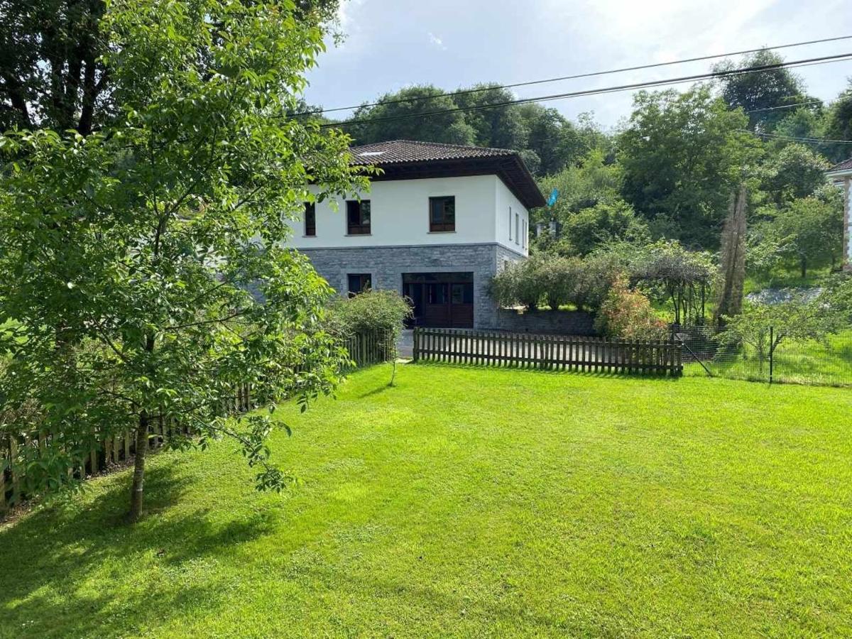 Casa De Los Carpinteros Arriondas Exteriör bild
