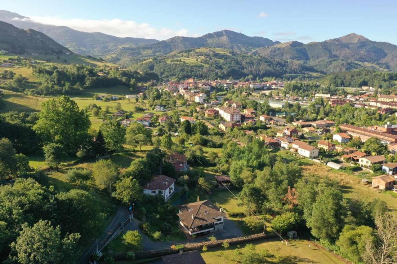 Casa De Los Carpinteros Arriondas Exteriör bild